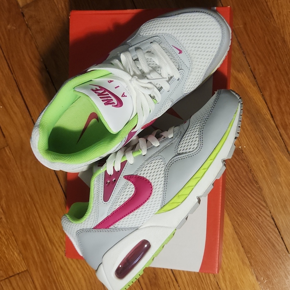 Nike Air Max Correlate White Fireberry Lime Green Size 9 trail running shoes